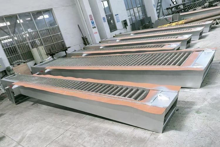 機(jī)械回轉(zhuǎn)格柵